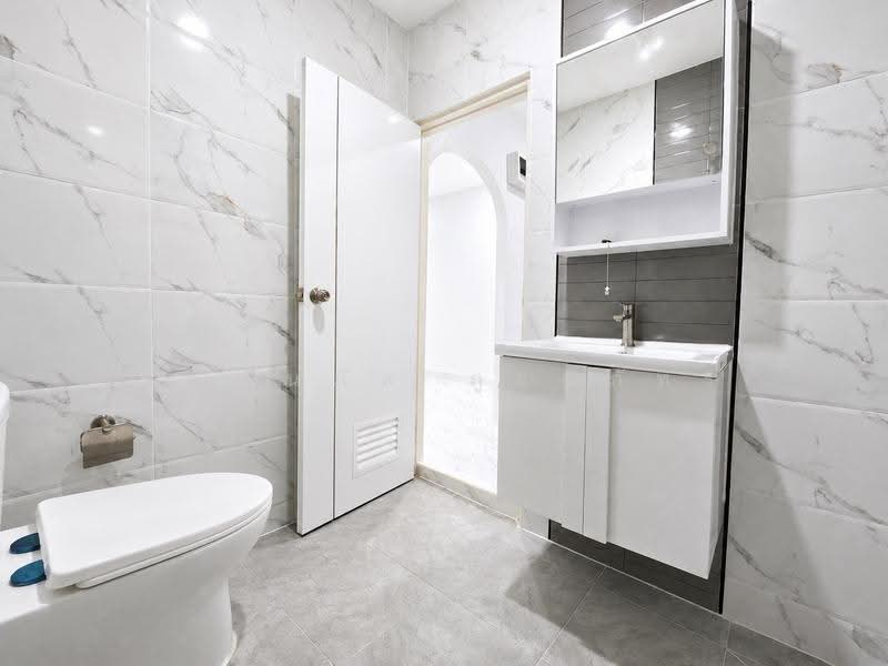 Renovated Townhouse: Chao Fa, Lam Luk Ka Khlong 2, Pathum Thani, Pathum Thani, ถนนลำลูกกา, Khu Khot, Lam Luk Ka, Pathum Thani, 2 Bedrooms, 68 sqm, Townhouse For Sale, by พิมพ์นภัส ภูธนภัทร, 500617202 - DDproperty.com