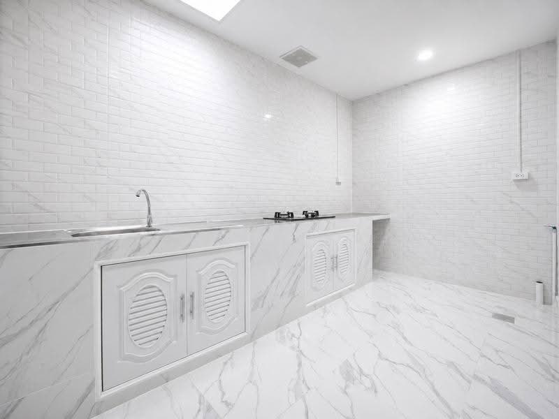 Renovated Townhouse: Chao Fa, Lam Luk Ka Khlong 2, Pathum Thani, Pathum Thani, ถนนลำลูกกา, Khu Khot, Lam Luk Ka, Pathum Thani, 2 Bedrooms, 68 sqm, Townhouse For Sale, by พิมพ์นภัส ภูธนภัทร, 500617202 - DDproperty.com