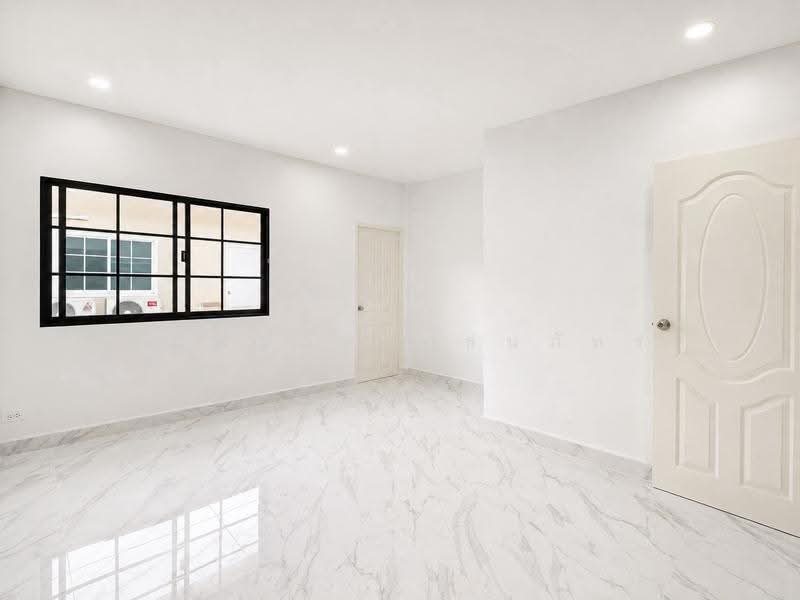 Renovated Townhouse: Chao Fa, Lam Luk Ka Khlong 2, Pathum Thani, Pathum Thani, ถนนลำลูกกา, Khu Khot, Lam Luk Ka, Pathum Thani, 2 Bedrooms, 68 sqm, Townhouse For Sale, by พิมพ์นภัส ภูธนภัทร, 500617202 - DDproperty.com