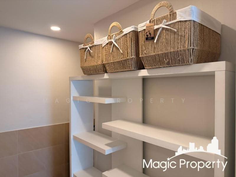 The Height, Bangkok, Soi Sukhumvit 55, Khlong Tan Nua, Watthana, Bangkok, 3 Bedrooms, 165 sqm, Condo For Sale, by Magic Property, 500617249 - DDproperty.com