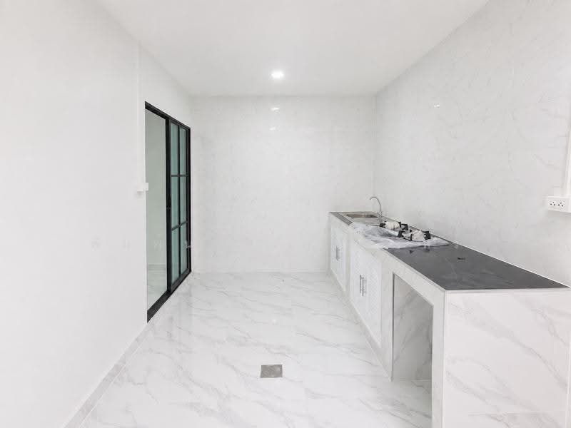 Renovated Townhouse: Porn Thaweewat 1, Khlong Luang, Pathum Thani, Pathum Thani, ถนนคลองหลวง, Khlong Nung, Khlong Luang, Pathum Thani, 4 Bedrooms, 77 sqm, Townhouse For Sale, by พิมพ์นภัส ภูธนภัทร, 500617288 - DDproperty.com