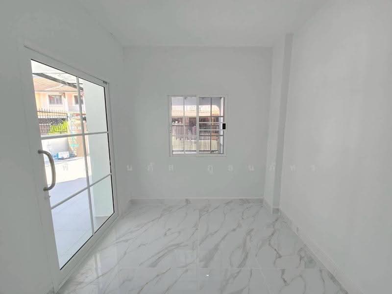 Baan Prueksa 11, Pathum Thani, Khlong Sam, Khlong Luang, Pathum Thani, 4 Bedrooms, 128 sqm, Townhouse For Sale, by พิมพ์นภัส ภูธนภัทร, 500617340 - DDproperty.com