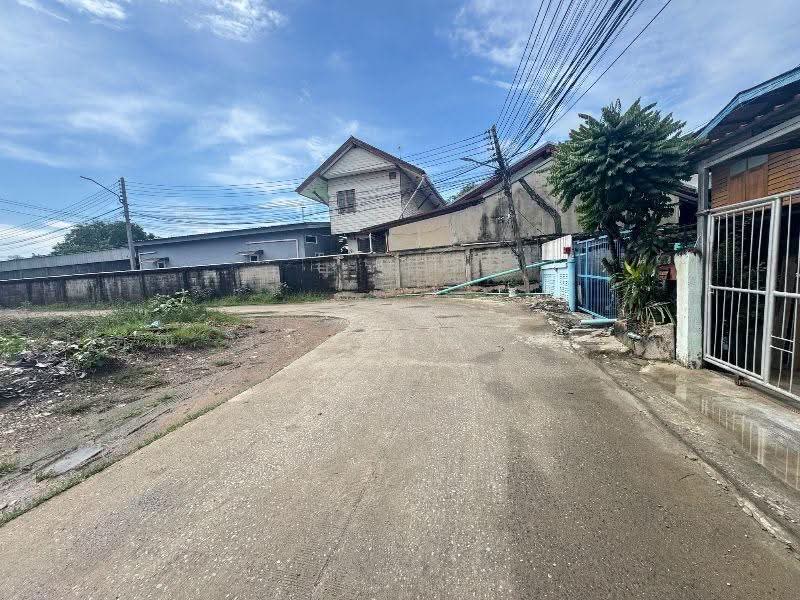 ที่ดิน ซอยเรณูอุทิศ ลาดหลุมแก้ว 120 ตร.ว. ติดถนน 3 ด้าน ห่างถนนใหญ่เพียงประมาณ 100 เมตร, Pathum Thani, ปทุมธานี-บางเลน, Khlong Phra Udom, Lat Lum Kaeo, Pathum Thani, , 480 sqm, Land For Sale, by คุณ อรวรรณ (ออ), 500617419 - DDproperty.com