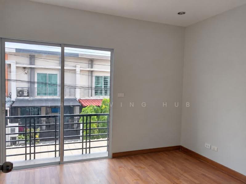 Pruksa Town Nexts Ramindra-Wongwaen, Bangkok, Phraya Suren Road, Bang Chun, Khlong Sam Wa, Bangkok, 3 Bedrooms, 100 sqm, Townhouse For Sale, by THE LIVING HUB, 500617472 - DDproperty.com