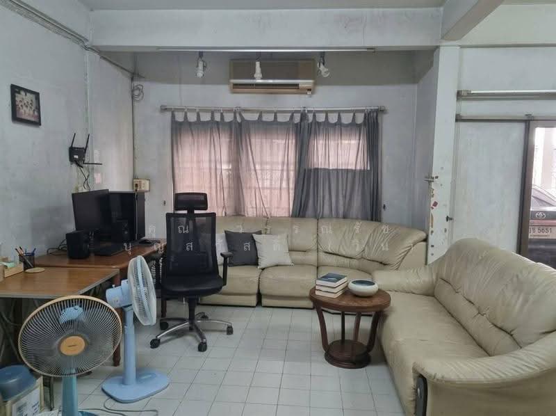 ทาวน์เฮ้าส์ 2 ชั้น 29.2 ตร.ว. หมู่บ้านรุ่งเจริญ, กรุงเทพ, ถนนลาดพร้าว31, จันทรเกษม, จตุจักร, กรุงเทพ, 130 ตร.ม., ทาวน์เฮ้าส์ ขาย, โดย คุณ วรรณรัช บุญสวัสดิ์ (วิน), 500617480 - DDproperty.com