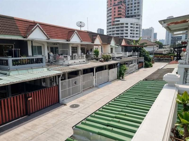 ทาวน์เฮ้าส์ 2 ชั้น 29.2 ตร.ว. หมู่บ้านรุ่งเจริญ, Bangkok, ถนนลาดพร้าว31, Chan Kasem, Chatuchak, Bangkok, 4 Bedrooms, 130 sqm, Townhouse For Sale, by คุณ วรรณรัช บุญสวัสดิ์ (วิน), 500617480 - DDproperty.com