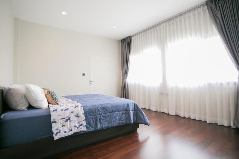 The Gentry Ekamai-Ladprao, Bangkok, 90 Soi Ladprao 94, Phlapphla, Wang Thonglang, Bangkok, 3 Bedrooms, 380 sqm, Single Detached House For Sale, by Sun Real Estate, 500617506 - DDproperty.com