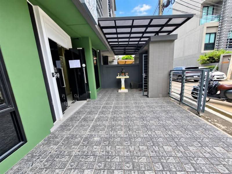 อาร์โค่ โฮมออฟฟิศ เอกมัย–รามอินทรา (ARCO Home Office Life), Bangkok, ถนนเอกมัย-รามอินทรา, Khlong Chan, Bang Kapi, Bangkok, 10+ Bedrooms, 300 sqm, Townhouse For Sale, by คุณ วรรณรัช บุญสวัสดิ์ (วิน), 500617642 - DDproperty.com