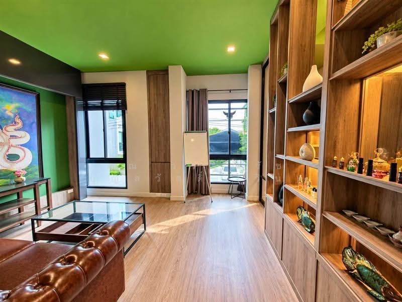 อาร์โค่ โฮมออฟฟิศ เอกมัย–รามอินทรา (ARCO Home Office Life), กรุงเทพ, ถนนเอกมัย-รามอินทรา, คลองจั่น, บางกะปิ, กรุงเทพ, 300 ตร.ม., ทาวน์เฮ้าส์ ขาย, โดย คุณ วรรณรัช บุญสวัสดิ์ (วิน), 500617642 - DDproperty.com