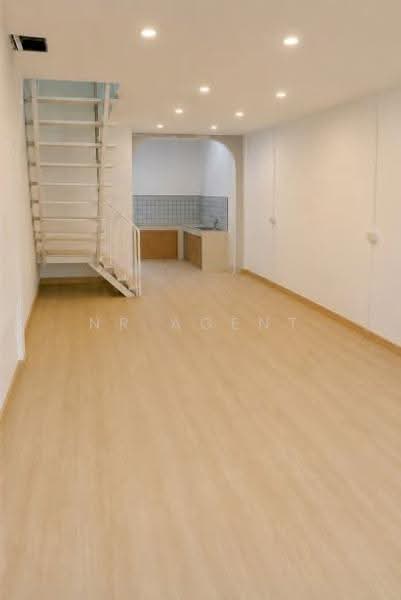 ขายทาวน์เฮาส์ ย่านจรัญสนิทวงศ์ 37, Bangkok, Bang Khun Sri, Bangkok Noi, Bangkok, 2 Bedrooms, 100 sqm, Townhouse For Sale, by NR AGENT, 500617856 - DDproperty.com