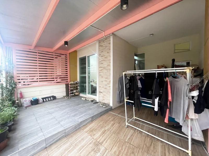 Golden Town Srinakarin-Sukhumvit, Samut Prakan, 133 Moo 4, Bang Mueng, Muang Samut Prakarn, Samut Prakan, 4 Bedrooms, 100 sqm, Townhouse For Sale, by The Best Property แอร์, 500617884 - DDproperty.com