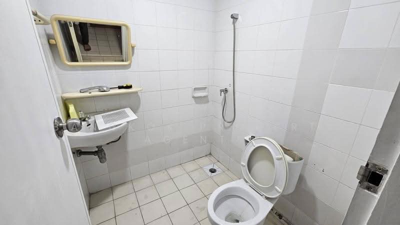 Baan Kwanta, Bangkok, 87 Sukhumvit Road, Khlong Tan Nua, Watthana, Bangkok, 3 Bedrooms, 175 sqm, Condo For Rent, by BANGKOK PROPERTY AGENTS, 500618018 - DDproperty.com