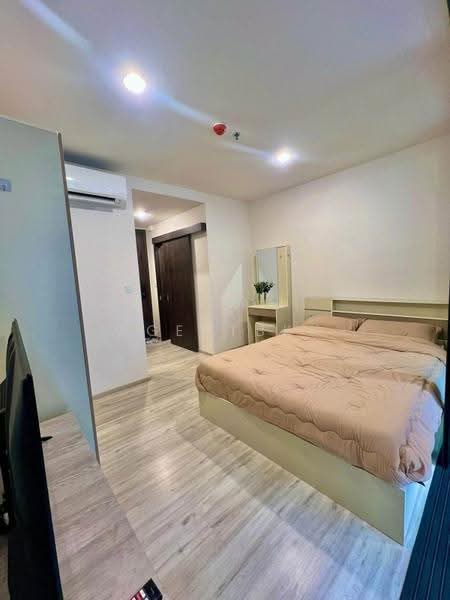XT Huaikhwang, Bangkok, 244 Ratchadaphisek Road, Huai Khwang, Bangkok, 1 Bedroom, 30 sqm, Condo For Rent, by Agentbkk, 500618041 - DDproperty.com