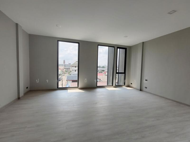 Chok Chai 4, Bangkok, Lat Phrao, Bangkok, 9 Bedrooms, 700 sqm, Townhouse For Sale, by Praab Thiranusorn, 500618074 - DDproperty.com