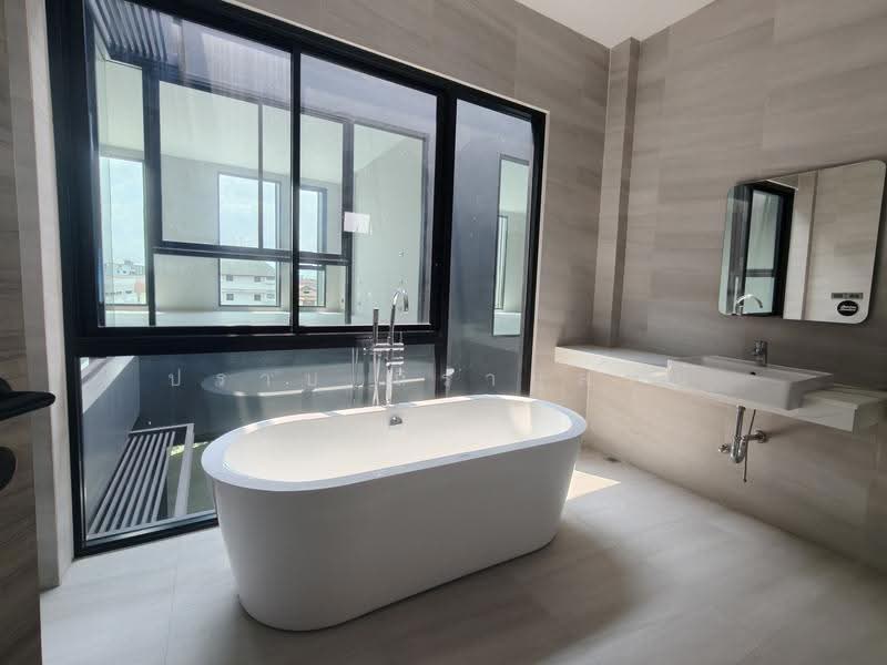 Chok Chai 4, Bangkok, Lat Phrao, Bangkok, 9 Bedrooms, 700 sqm, Townhouse For Sale, by Praab Thiranusorn, 500618074 - DDproperty.com