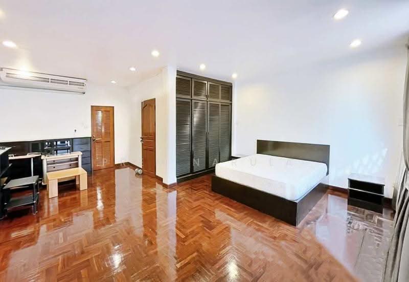 Ekkamai Villas, Bangkok, Khlong Tan Nua, Watthana, Bangkok, 5 Bedrooms, 350 sqm, Townhouse For Sale, by Prem Narula, 500618161 - DDproperty.com