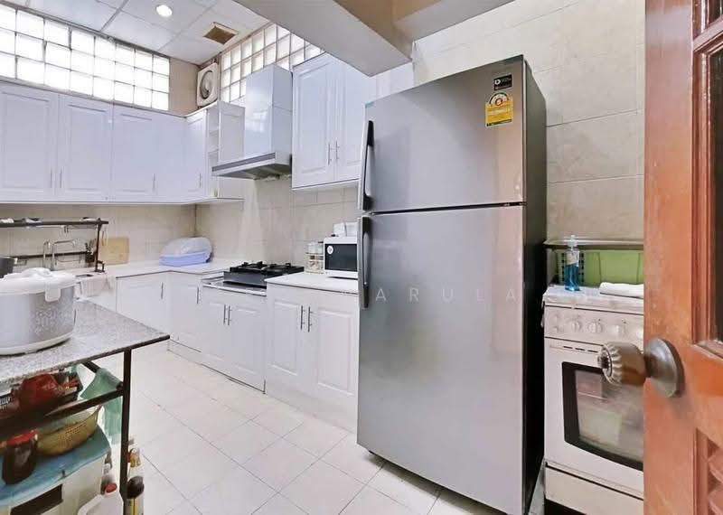 Ekkamai Villas, Bangkok, Khlong Tan Nua, Watthana, Bangkok, 5 Bedrooms, 350 sqm, Townhouse For Sale, by Prem Narula, 500618161 - DDproperty.com