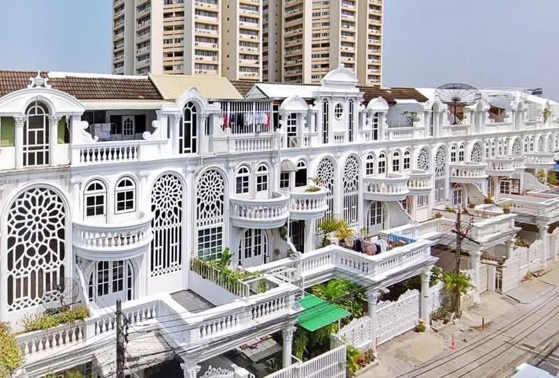 Ekkamai Villas, Bangkok, Khlong Tan Nua, Watthana, Bangkok, 5 Bedrooms, 350 sqm, Townhouse For Sale, by Prem Narula, 500618161 - DDproperty.com