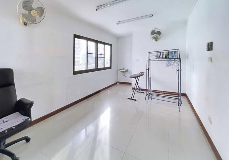 Ekkamai Villas, Bangkok, Khlong Tan Nua, Watthana, Bangkok, 5 Bedrooms, 350 sqm, Townhouse For Sale, by Prem Narula, 500618161 - DDproperty.com