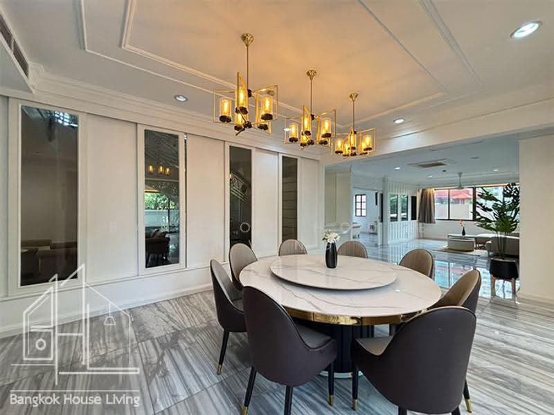 Charan Tower Residences by Aspira, Bangkok, 19 Soi Sukhumvit 43, Khlong Tan Nua, Watthana, Bangkok, 4 Bedrooms, 380 sqm, Condo For Rent, by Bangkok House Living, 500618320 - DDproperty.com