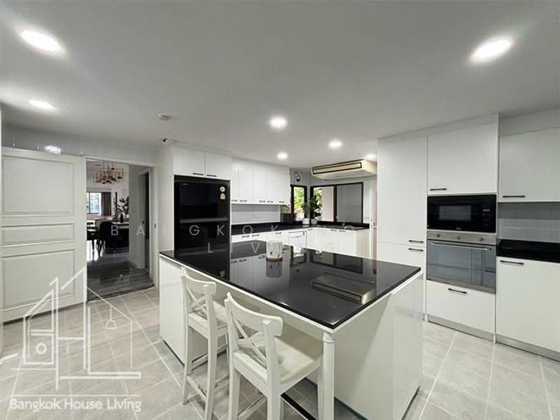 Charan Tower Residences by Aspira, Bangkok, 19 Soi Sukhumvit 43, Khlong Tan Nua, Watthana, Bangkok, 4 Bedrooms, 380 sqm, Condo For Rent, by Bangkok House Living, 500618320 - DDproperty.com