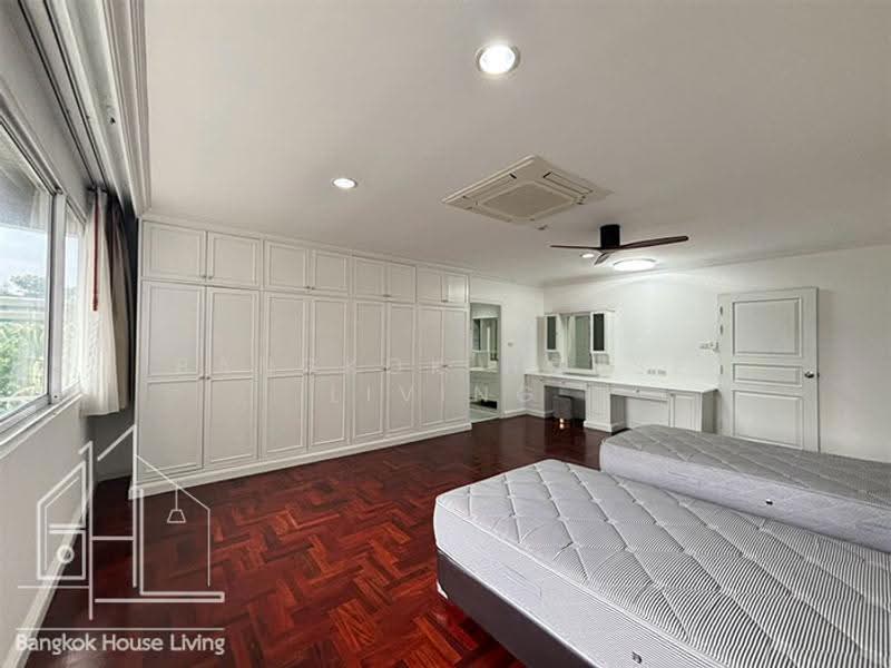 Charan Tower Residences by Aspira, Bangkok, 19 Soi Sukhumvit 43, Khlong Tan Nua, Watthana, Bangkok, 4 Bedrooms, 380 sqm, Condo For Rent, by Bangkok House Living, 500618320 - DDproperty.com