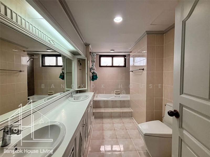 Charan Tower Residences by Aspira, Bangkok, 19 Soi Sukhumvit 43, Khlong Tan Nua, Watthana, Bangkok, 3 Bedrooms, 290 sqm, Apartment For Rent, by Bangkok House Living, 500618330 - DDproperty.com