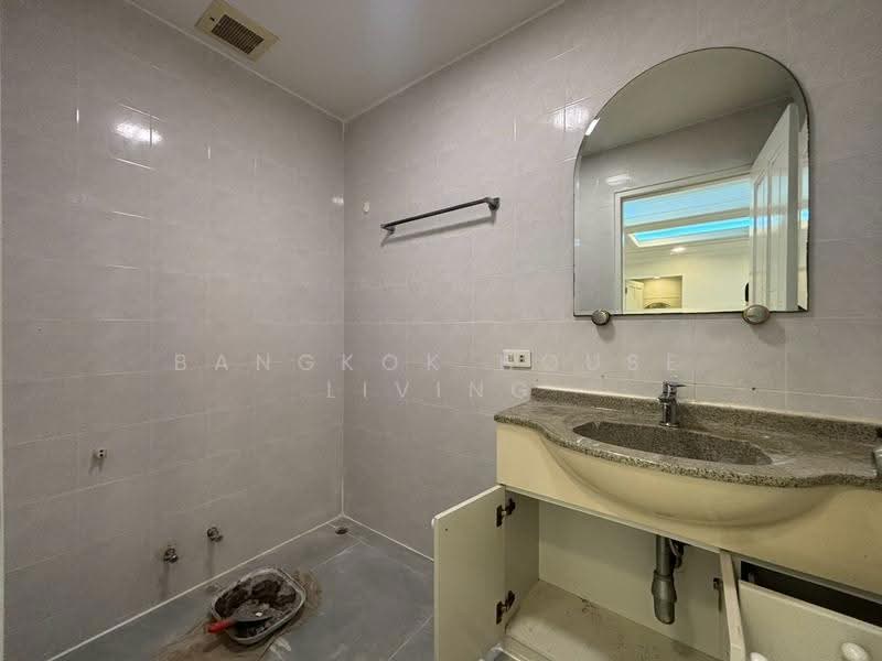 Mitr Mansion, Bangkok, 27 Soi Sukhumvit 31, Khlongtoei Nua, Watthana, Bangkok, 2 Bedrooms, 145 sqm, Condo For Rent, by Bangkok House Living, 500618334 - DDproperty.com