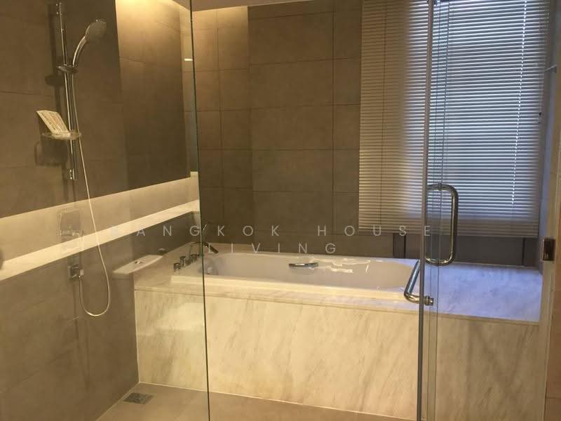 Piya Residence, Bangkok, Soi Sukhumvit 28-30, Khong Tan, Khlong Toei, Bangkok, 3 Bedrooms, 188 sqm, Condo For Rent, by Bangkok House Living, 500618347 - DDproperty.com