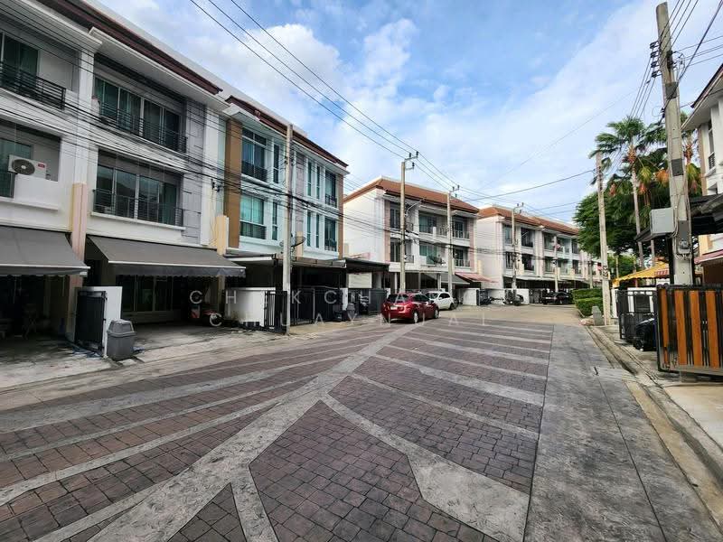 Baan Klang Mueng Ladprao 101, Bangkok, Soi Ladprao 101, Ladprao Road, Khlong Chan, Bang Kapi, Bangkok, 3 Bedrooms, 165 sqm, Townhouse For Sale, by Chekchanok Chuaynual, 500618360 - DDproperty.com