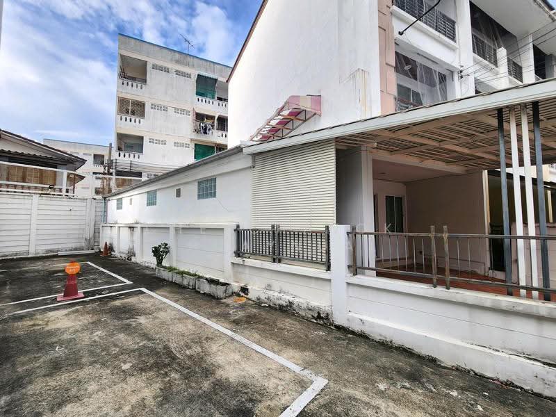 Baan Klang Mueng Ladprao 101, Bangkok, Soi Ladprao 101, Ladprao Road, Khlong Chan, Bang Kapi, Bangkok, 3 Bedrooms, 165 sqm, Townhouse For Sale, by Chekchanok Chuaynual, 500618360 - DDproperty.com