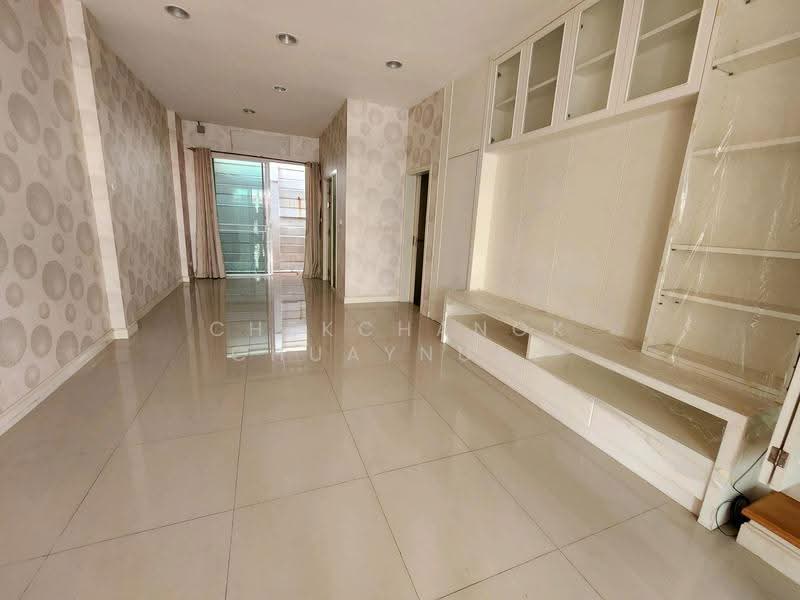 Baan Klang Mueng Ladprao 101, Bangkok, Soi Ladprao 101, Ladprao Road, Khlong Chan, Bang Kapi, Bangkok, 3 Bedrooms, 165 sqm, Townhouse For Sale, by Chekchanok Chuaynual, 500618360 - DDproperty.com