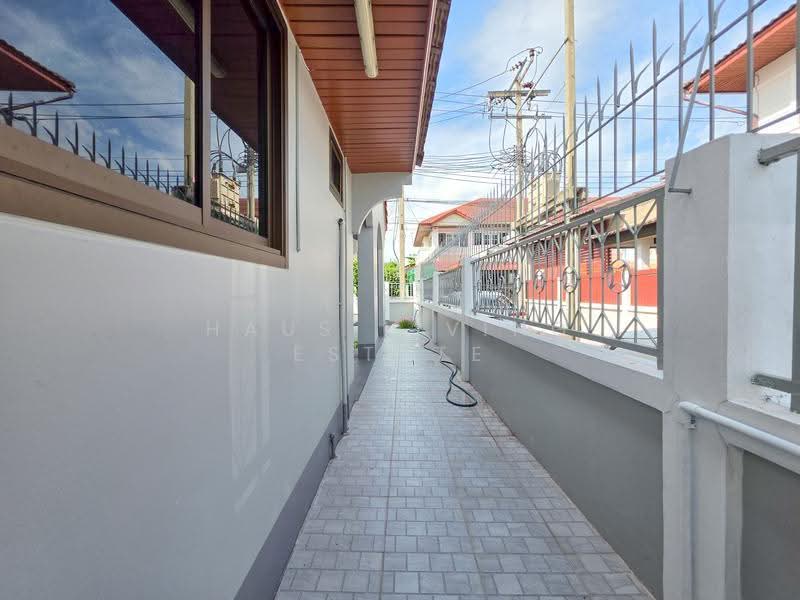Beauty House 4, Nonthaburi, Mahasawat, Bang Kruai, Nonthaburi, 3 Bedrooms, 150 sqm, Semi-Detached House (Twin House) For Sale, by Haus Living Estate, 500618386 - DDproperty.com