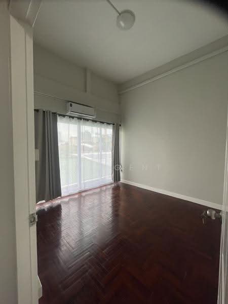 ทาวน์เฮาส์ ซอยอุดมเกียรติ, Bangkok, Huai Khwang, Bangkok, 4 Bedrooms, 180 sqm, Townhouse For Sale, by NR AGENT, 500618405 - DDproperty.com
