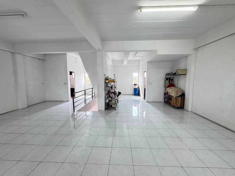 ให้เช่าอาคารพาณิชย์ 2 คูหา 3 ชั้น เครือสหพัฒน์ ศรีราชา, Chon Buri (Pattaya), Bueng, Si Racha, Chon Buri (Pattaya), , 250 sqm, Shophouse For Rent, by Dusit Saengfa, 500618440 - DDproperty.com