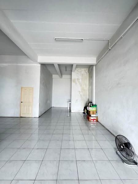 ให้เช่าอาคารพาณิชย์ 2 คูหา 3 ชั้น เครือสหพัฒน์ ศรีราชา, Chon Buri (Pattaya), Bueng, Si Racha, Chon Buri (Pattaya), , 250 sqm, Shophouse For Rent, by Dusit Saengfa, 500618440 - DDproperty.com