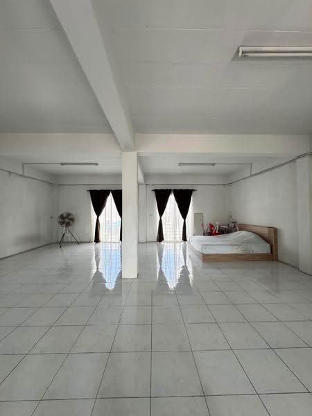 ให้เช่าอาคารพาณิชย์ 2 คูหา 3 ชั้น เครือสหพัฒน์ ศรีราชา, Chon Buri (Pattaya), Bueng, Si Racha, Chon Buri (Pattaya), , 250 sqm, Shophouse For Rent, by Dusit Saengfa, 500618440 - DDproperty.com