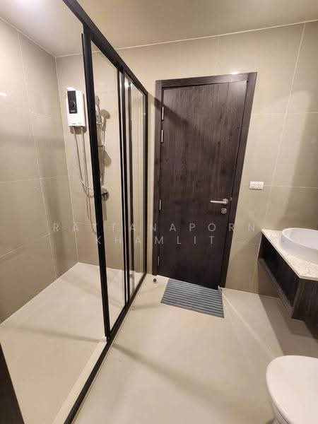 XT Huaikhwang, Bangkok, 244 Ratchadaphisek Road, Huai Khwang, Bangkok, 1 Bedroom, 35 sqm, Condo For Rent, by Rattanaporn Khamlit, 500618453 - DDproperty.com
