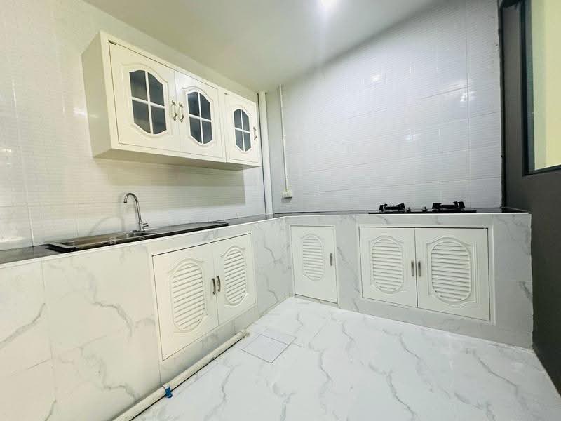 Pruksa Ville 85 Leabklong Taweewattana, Bangkok, Khlong Thawi Watthana Road, Bang Kae Nua, Bang Khae, Bangkok, 3 Bedrooms, 125 sqm, Townhouse For Sale, by Surapa Ratipornlert, 500618463 - DDproperty.com