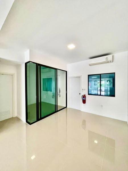 Pruksa Ville 85 Leabklong Taweewattana, Bangkok, Khlong Thawi Watthana Road, Bang Kae Nua, Bang Khae, Bangkok, 3 Bedrooms, 125 sqm, Townhouse For Sale, by Surapa Ratipornlert, 500618463 - DDproperty.com