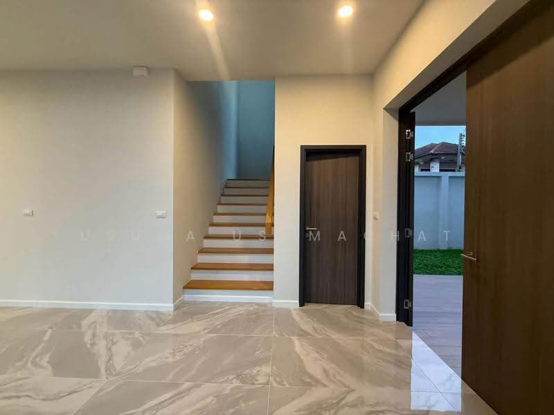 The Master Ekkamai-Ramintra, Bangkok, Soi Ramintra 39, Tha Rang, Bang Khen, Bangkok, 4 Bedrooms, 661 sqm, Single Detached House For Rent, by Usuma Usumachat, 500618480 - DDproperty.com
