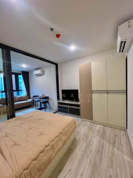 XT Huaikhwang, Bangkok, 244 Ratchadaphisek Road, Huai Khwang, Bangkok, 1 Bedroom, 30 sqm, Condo For Rent, by Rattanaporn Khamlit, 500618481 - DDproperty.com