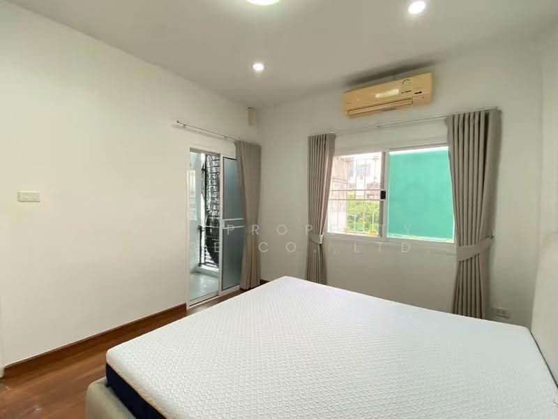 ทาวน์โฮม นาคนิวาส48, Bangkok, นาคนิวาส, Lat Phrao, Bangkok, 4 Bedrooms, 225 sqm, Townhouse For Rent, by NTG Property House Co.,Ltd., 500618538 - DDproperty.com
