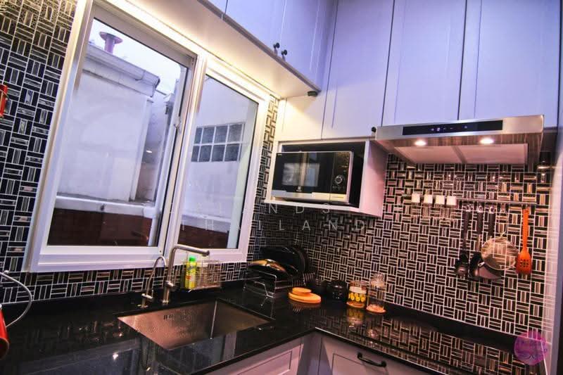 Leon Sukhumvit 62, Bangkok, Soi Sampopnaruemit, Bang Chak, Phra Khanong, Bangkok, 4 Bedrooms, 220 sqm, Townhouse For Rent, by TopLands of Thailand, 500618606 - DDproperty.com