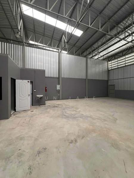 Warehouse with Office for Rent – Pracha Uthit, Samut Prakan (SPSJP712), Samut Prakan, ประชาอุทิศ 90, Ban Khlong Suan, Phra Samut Jadee, Samut Prakan, , 460 sqm, Warehouse/Factory For Rent, by Khun Jane, 500618617 - DDproperty.com