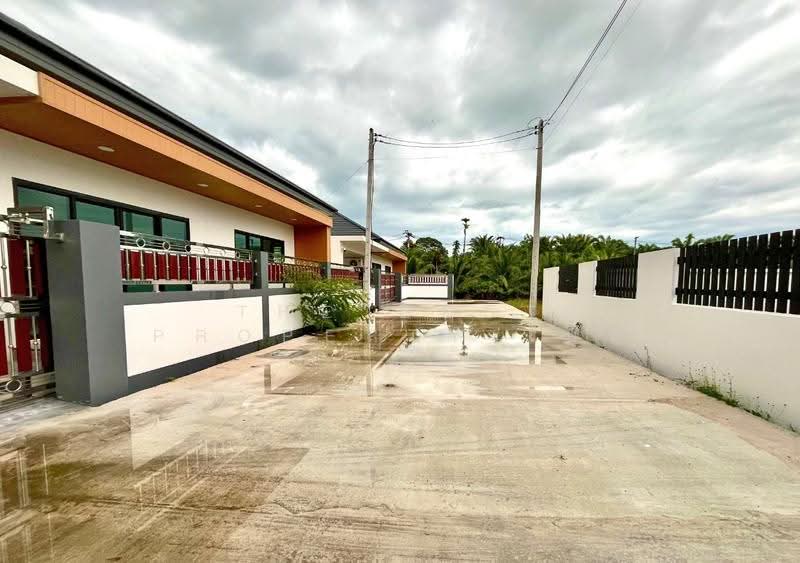 ทวีทรัพย์ ท่าศาลา, Nakhon Si Thammarat, Tha Sala, Nakhon Si Thammarat, 3 Bedrooms, 100 sqm, Single Detached House For Sale, by The Best Property เบล, 500618658 - DDproperty.com