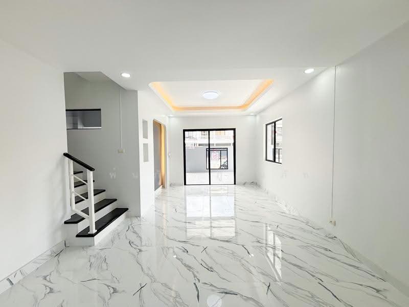 Baan Pruksa 40 Rangsit Klong 3, Pathum Thani, Soi Batanee Village, Khlong Sam, Khlong Luang, Pathum Thani, 3 Bedrooms, 101 sqm, Townhouse For Sale, by พิมพ์นภัส ภูธนภัทร, 500618688 - DDproperty.com