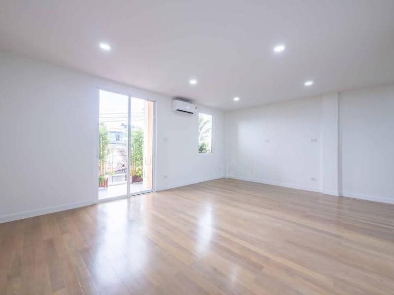3-BR Townhouse, Phuket, Chalong, Muang Phuket, Phuket, 3 Bedrooms, 302 sqm, Townhouse For Sale, by Puttirat Kleebyam, 500618693 - DDproperty.com