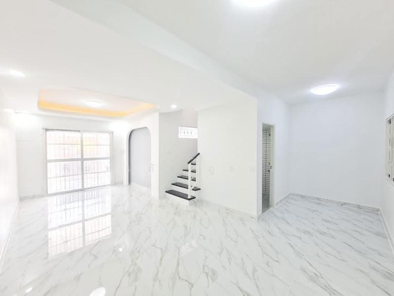 Baan Pruksa 40 Rangsit Klong 3, Pathum Thani, Soi Batanee Village, Khlong Sam, Khlong Luang, Pathum Thani, 3 Bedrooms, 67 sqm, Townhouse For Sale, by พิมพ์นภัส ภูธนภัทร, 500618699 - DDproperty.com