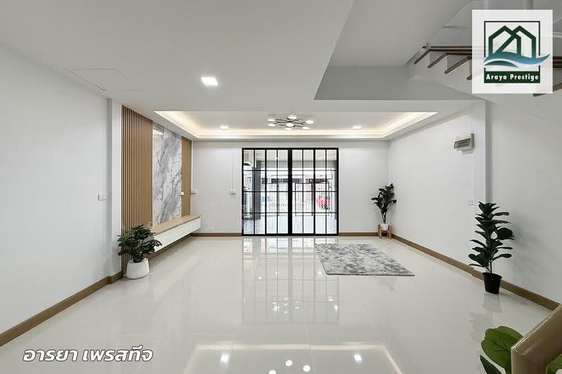 รุ่งกิจวิลล่า 11, Bangkok, Khlong Sam Prawet, Lat Krabang, Bangkok, 4 Bedrooms, 84 sqm, Townhouse For Sale, by วิสุทธินี เฉลิมสินสุวรรณ, 500618700 - DDproperty.com